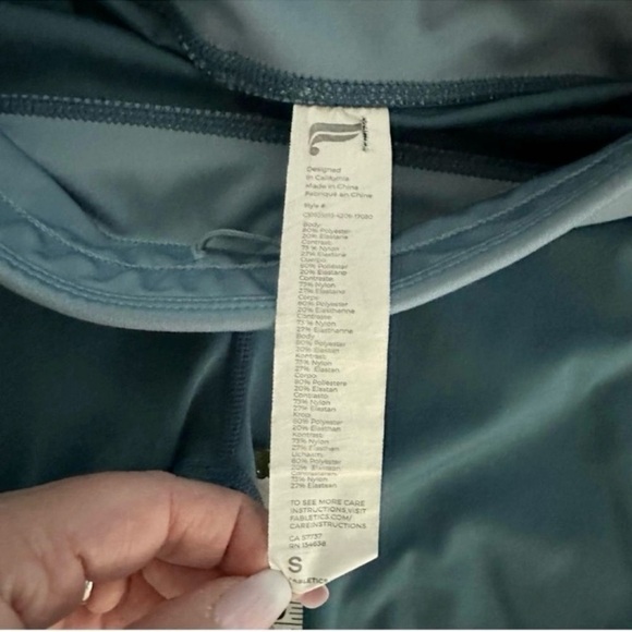 Fabletics Ella Shine Mid-Rise Printed Ultracool Crop Blue Leggings Sz Small - Picture 7 of 8